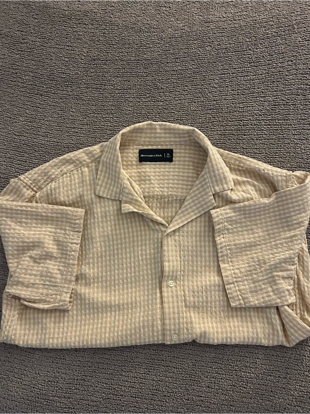 Abercrombie & Fitch Men's Beige Textured Short Sleeve Button-Up